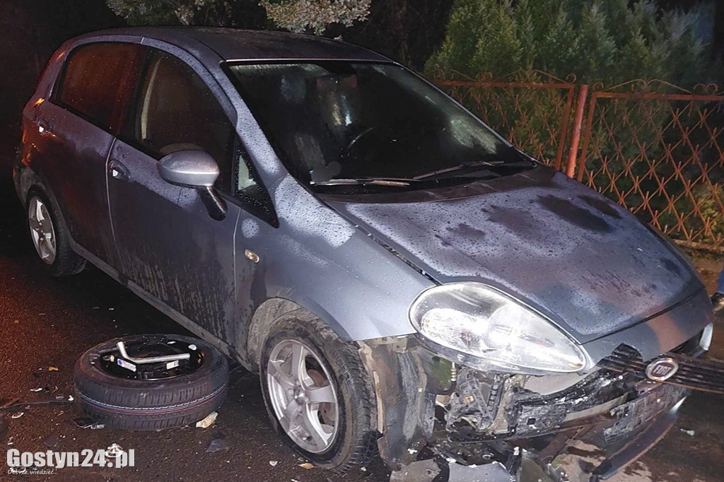 Pijany kierowca uszkodził dwa zaparkowane auta