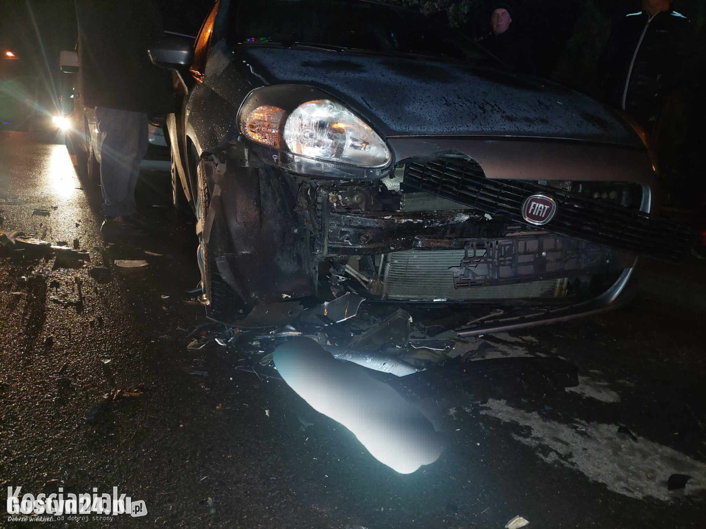 Pijany kierowca uszkodził dwa zaparkowane auta
