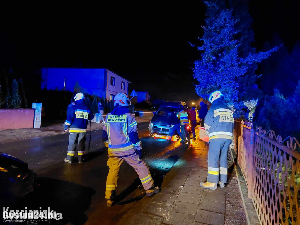 Pijany kierowca uszkodził dwa zaparkowane auta