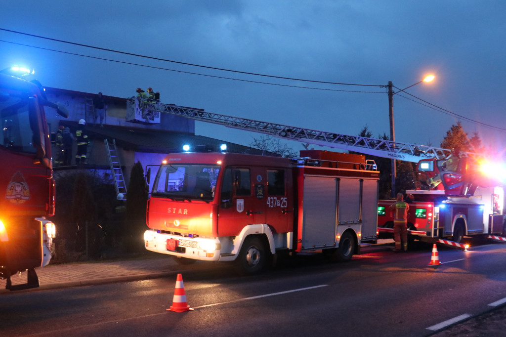 Pożar dachu w miejscowości Stężyca