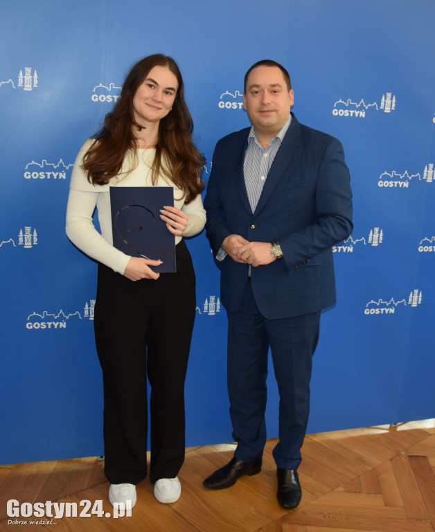 Wręczono stypendia studentom z gminy Gostyń