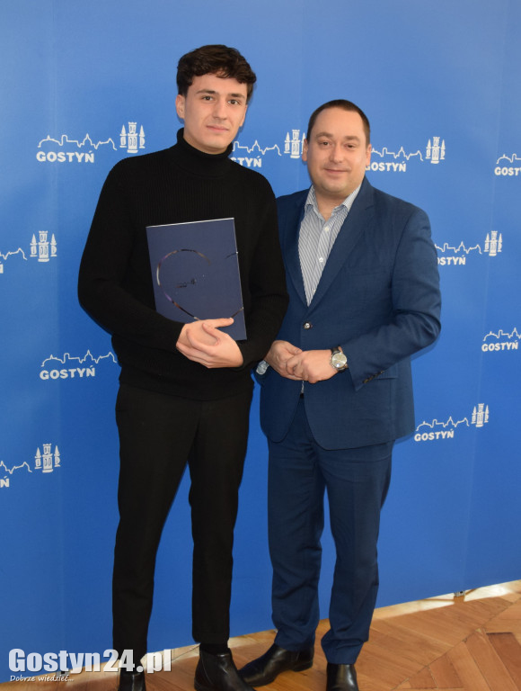Wręczono stypendia studentom z gminy Gostyń