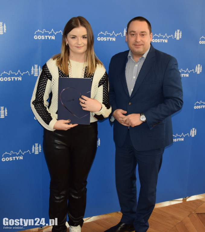 Wręczono stypendia studentom z gminy Gostyń