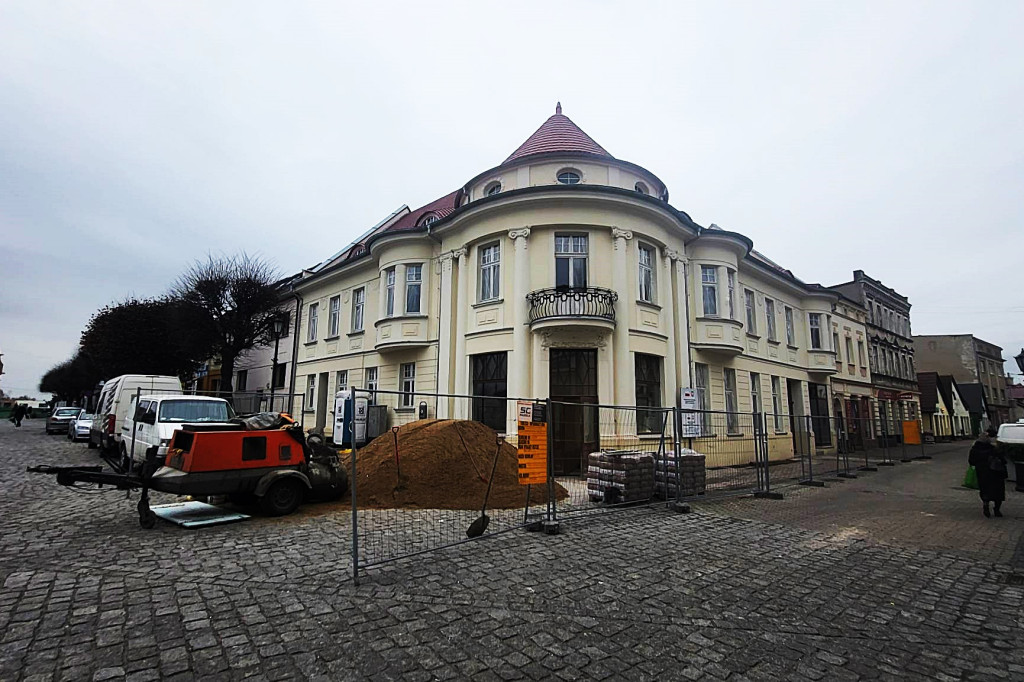 Trwa modernizacja i rozbudowa zabytkowej kamienicy w Gostyniu