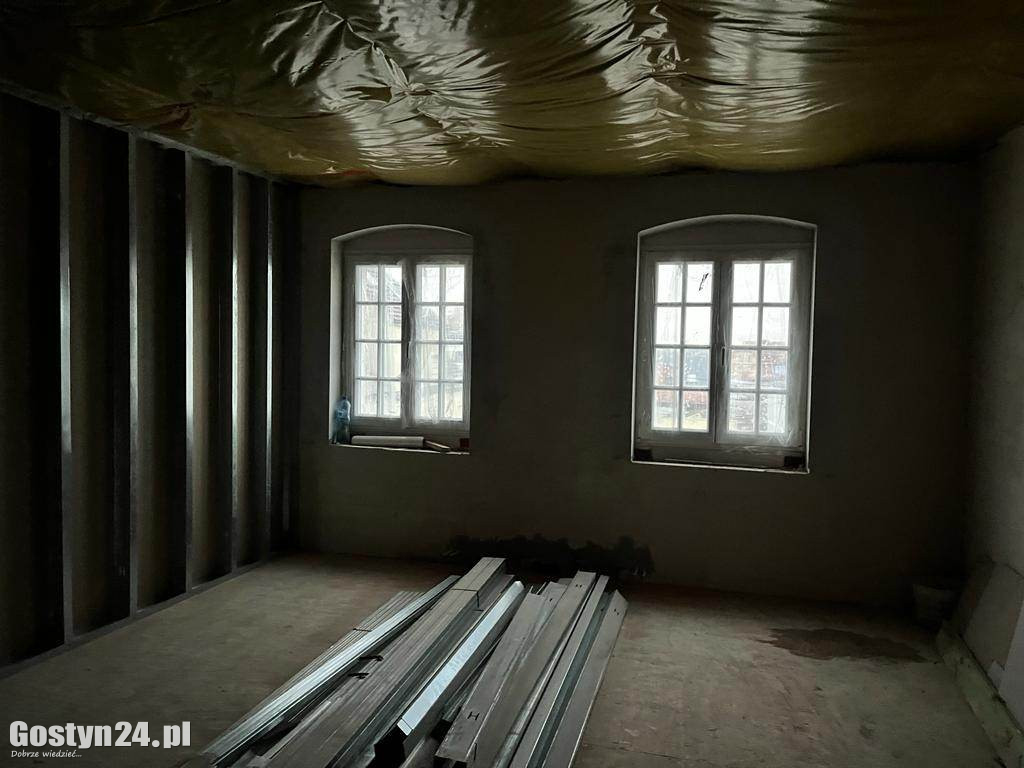 Trwa modernizacja i rozbudowa zabytkowej kamienicy w Gostyniu