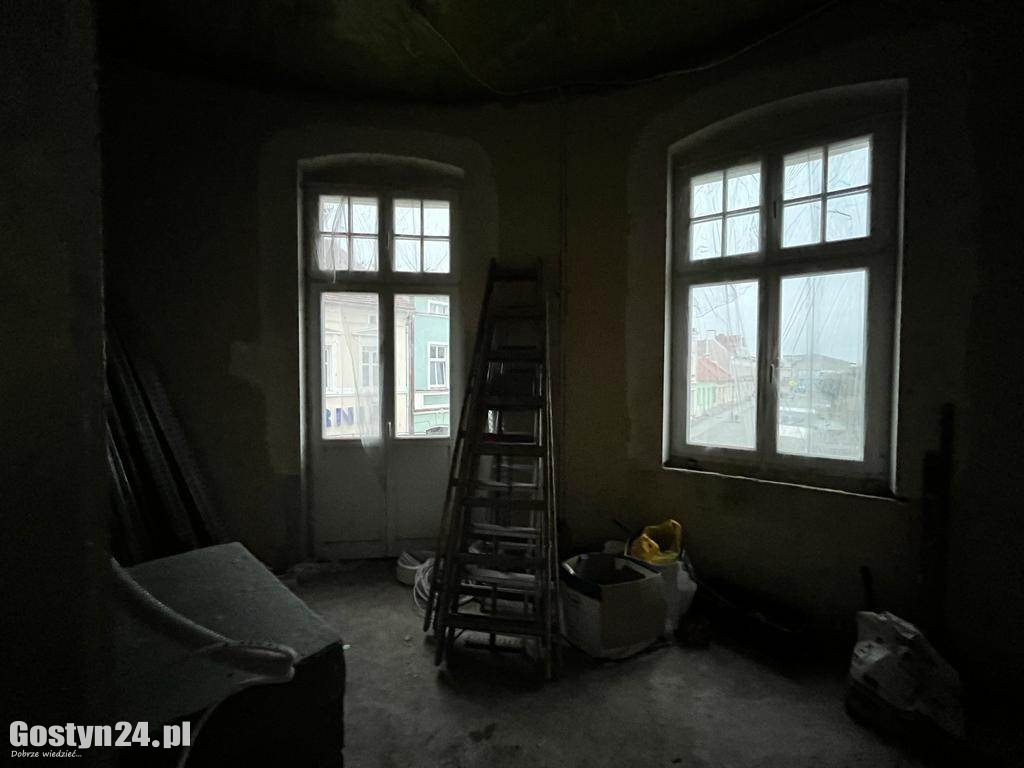 Trwa modernizacja i rozbudowa zabytkowej kamienicy w Gostyniu