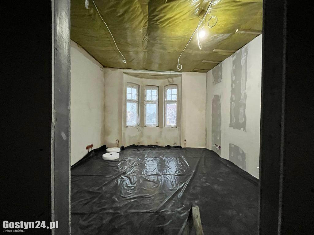 Trwa modernizacja i rozbudowa zabytkowej kamienicy w Gostyniu