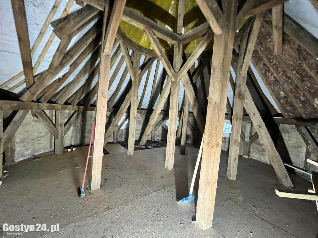 Trwa modernizacja i rozbudowa zabytkowej kamienicy w Gostyniu