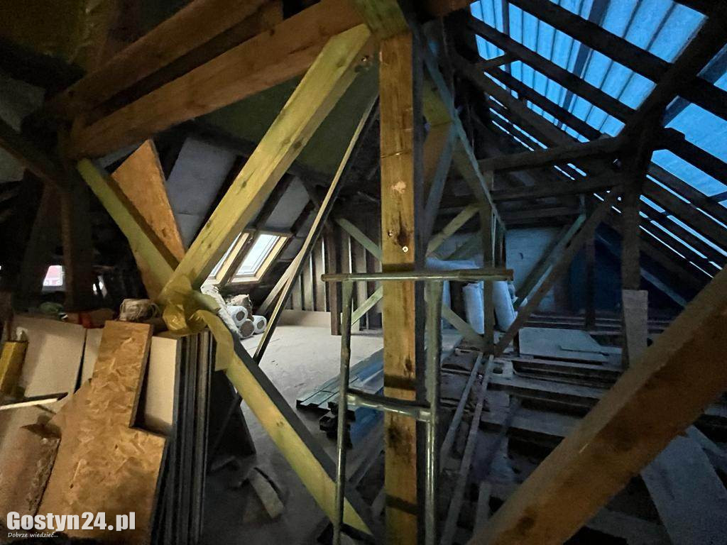 Trwa modernizacja i rozbudowa zabytkowej kamienicy w Gostyniu