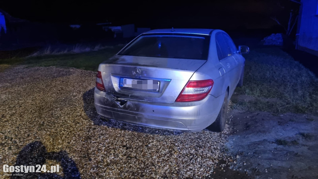 Pożar dwóch samochodów na osiedlu w Krobi