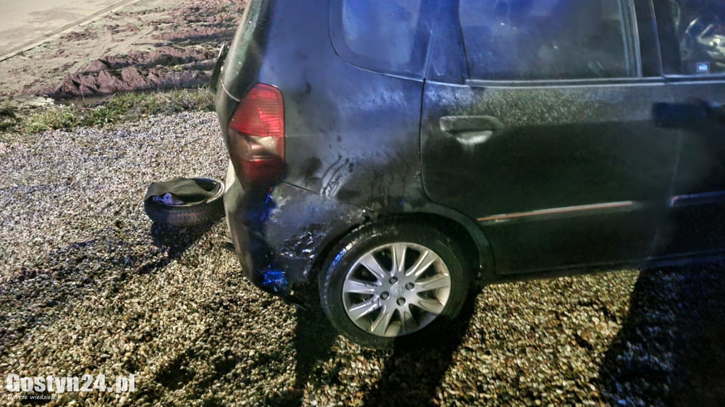 Pożar dwóch samochodów na osiedlu w Krobi
