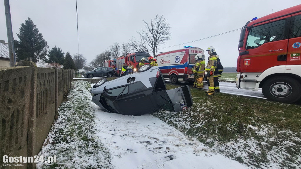 Wypadek dwóch samochodów na trasie Elżbietków - Pogorzela