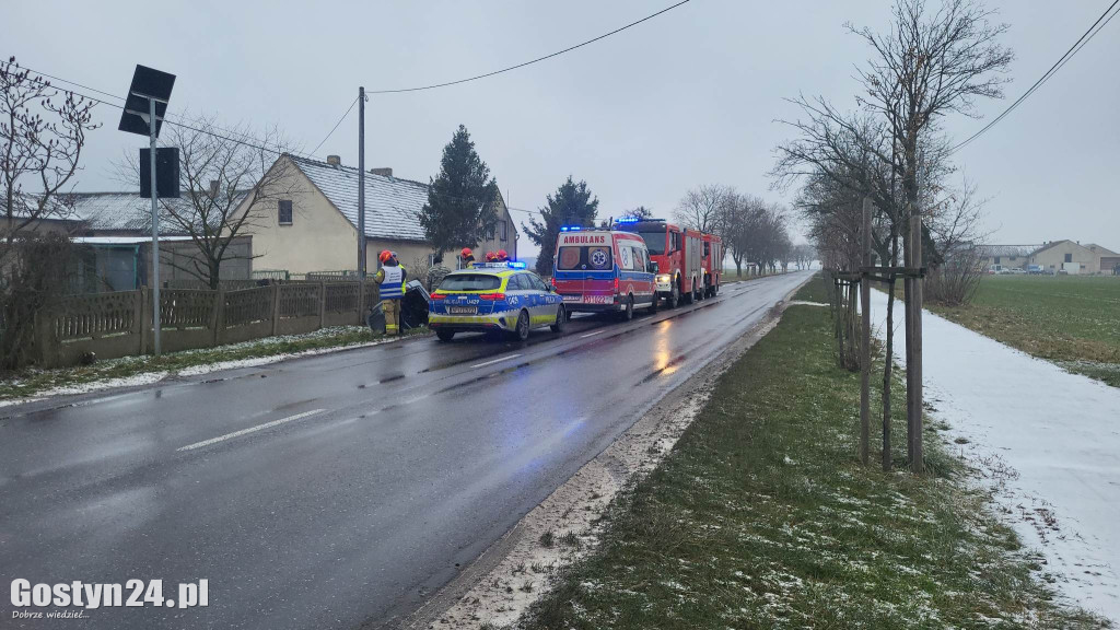 Wypadek dwóch samochodów na trasie Elżbietków - Pogorzela