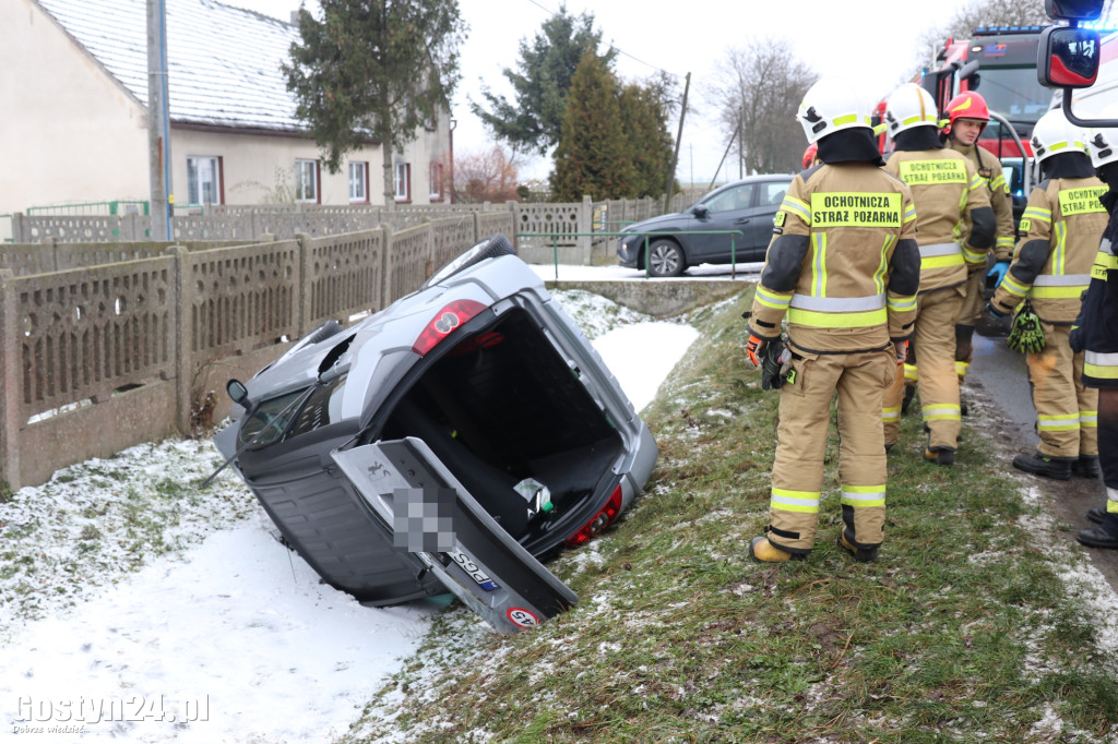 Wypadek dwóch samochodów na trasie Elżbietków - Pogorzela