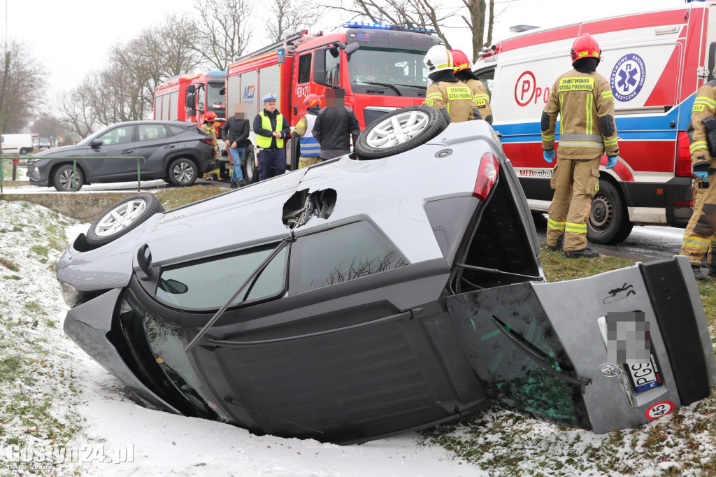 Wypadek dwóch samochodów na trasie Elżbietków - Pogorzela