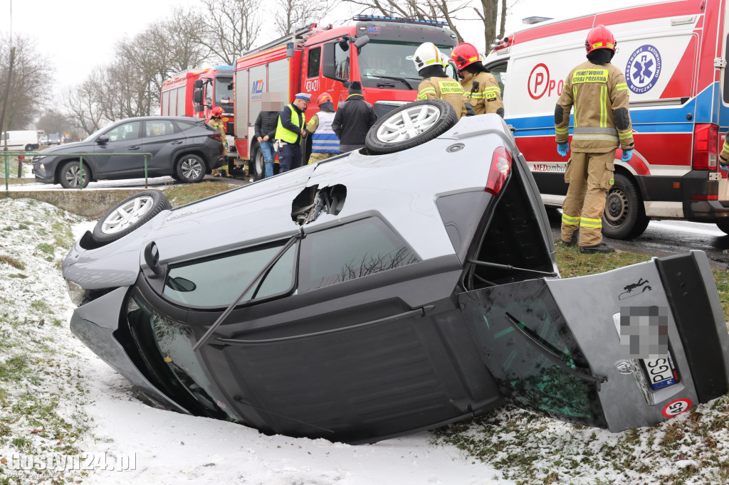 Wypadek dwóch samochodów na trasie Elżbietków - Pogorzela