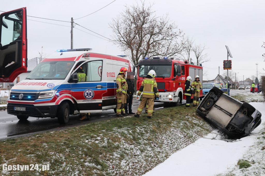Wypadek dwóch samochodów na trasie Elżbietków - Pogorzela