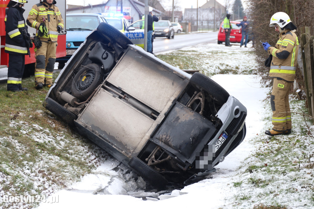 Wypadek dwóch samochodów na trasie Elżbietków - Pogorzela