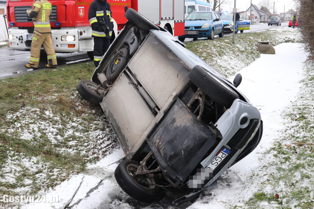 Wypadek dwóch samochodów na trasie Elżbietków - Pogorzela