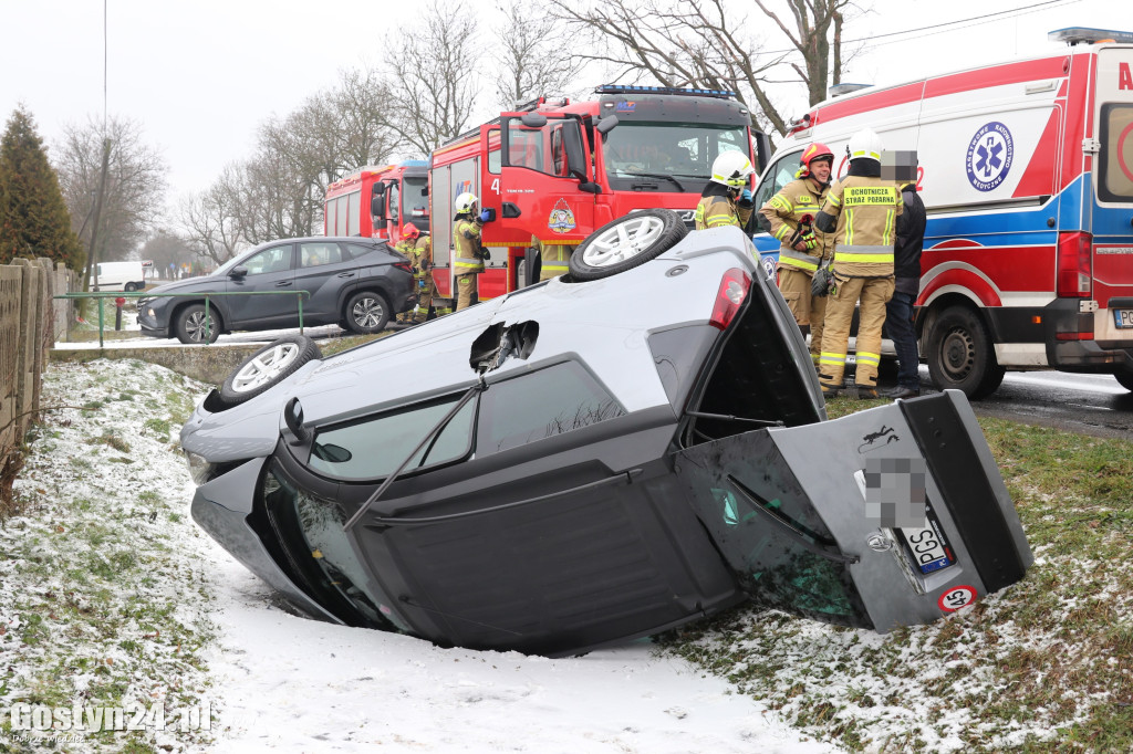 Wypadek dwóch samochodów na trasie Elżbietków - Pogorzela