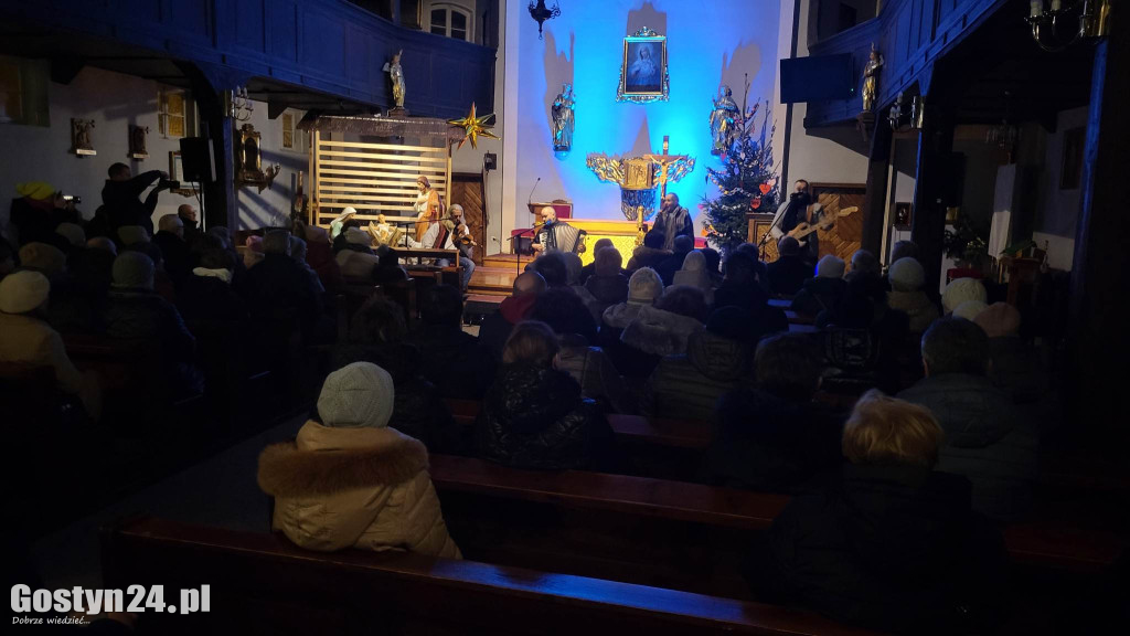 Koncert  kolęd po góralsku w kościele w Piaskach