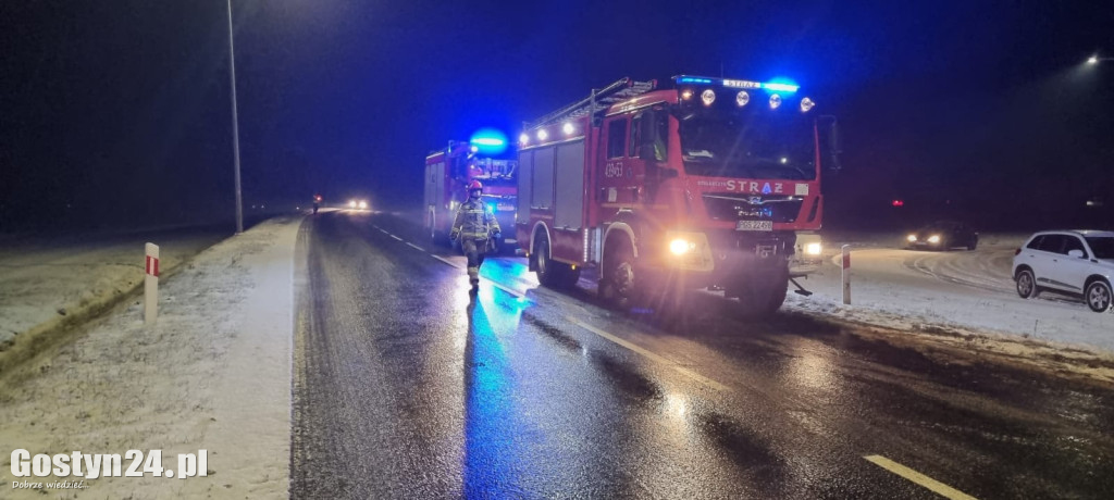 Samochód wjechał do rowu na obwodnicy Krobi