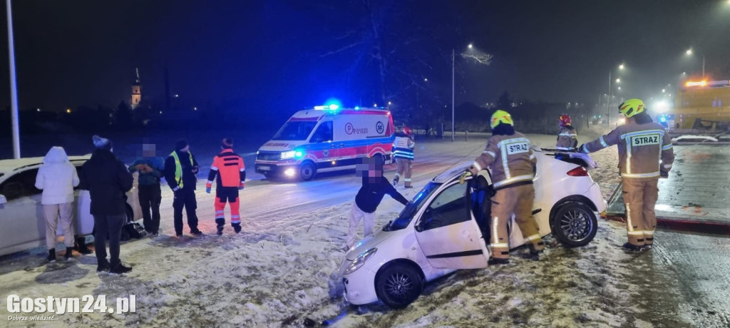 Samochód wjechał do rowu na obwodnicy Krobi