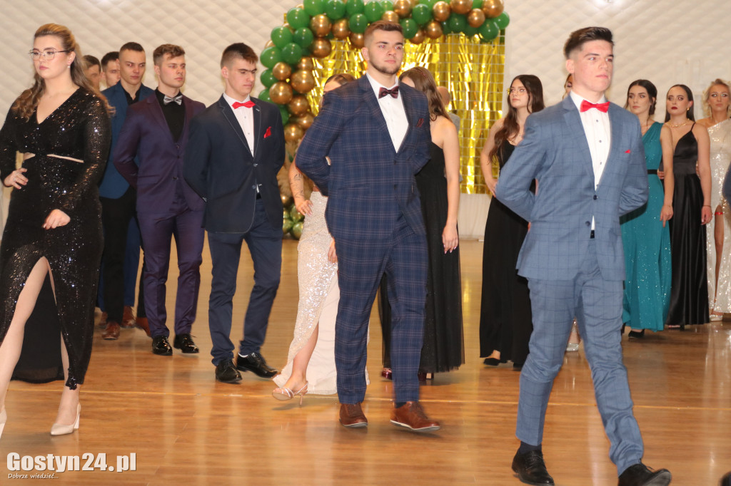 Studniówka maturzystów Zespołu Szkół Rolniczych w Grabonogu