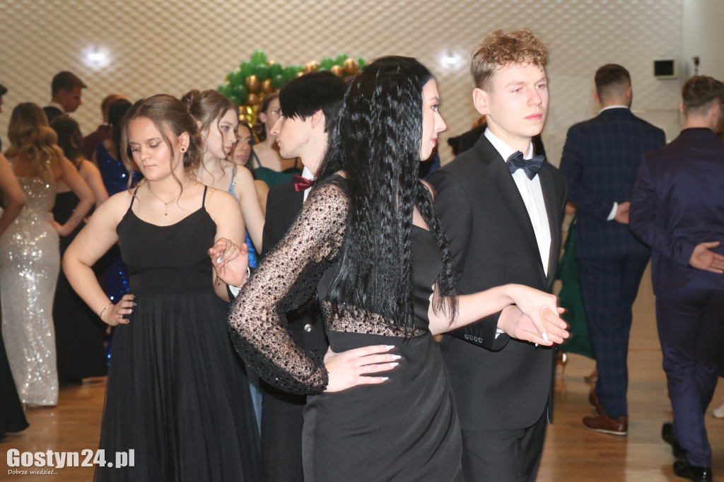Studniówka maturzystów Zespołu Szkół Rolniczych w Grabonogu