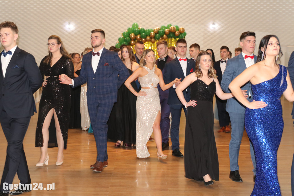 Studniówka maturzystów Zespołu Szkół Rolniczych w Grabonogu