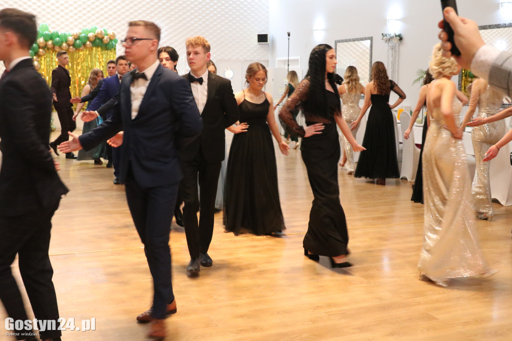 Studniówka maturzystów Zespołu Szkół Rolniczych w Grabonogu