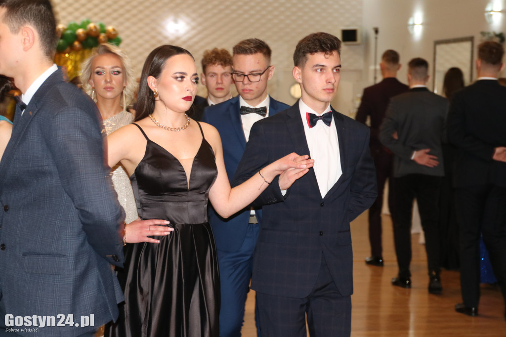 Studniówka maturzystów Zespołu Szkół Rolniczych w Grabonogu