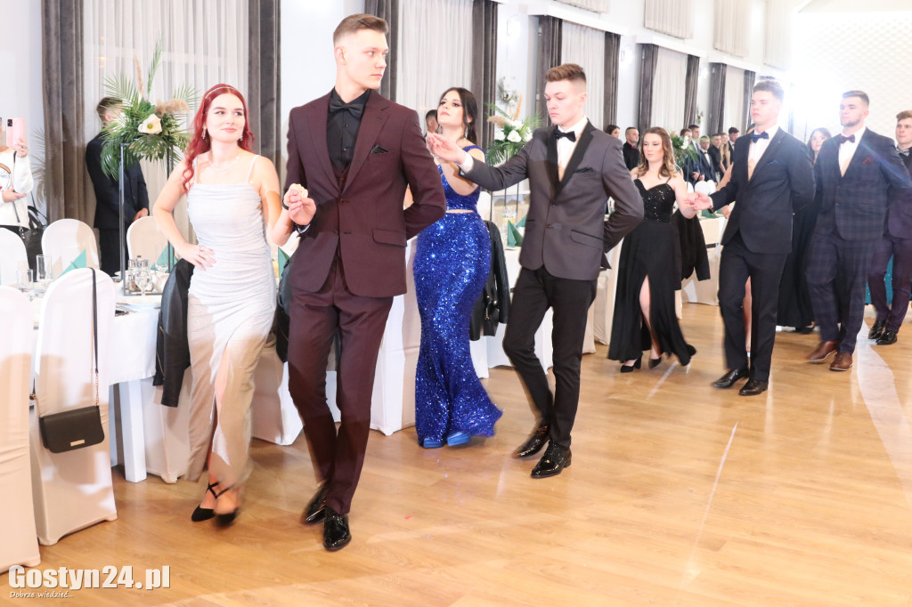 Studniówka maturzystów Zespołu Szkół Rolniczych w Grabonogu