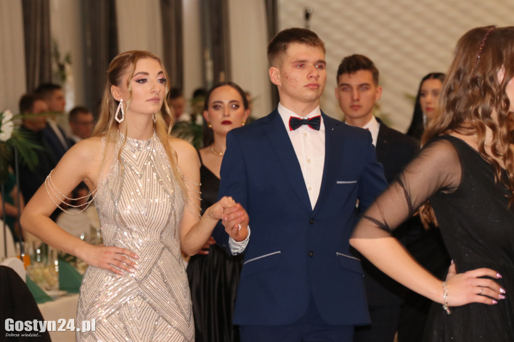 Studniówka maturzystów Zespołu Szkół Rolniczych w Grabonogu