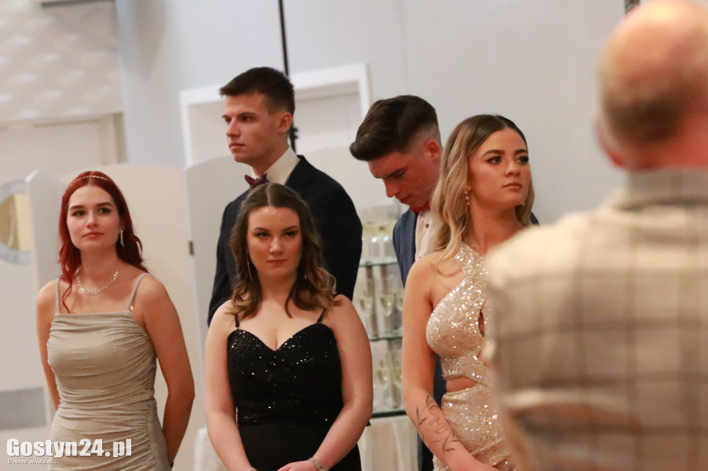 Studniówka maturzystów Zespołu Szkół Rolniczych w Grabonogu