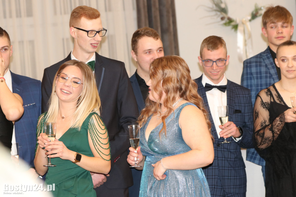 Studniówka maturzystów Zespołu Szkół Rolniczych w Grabonogu
