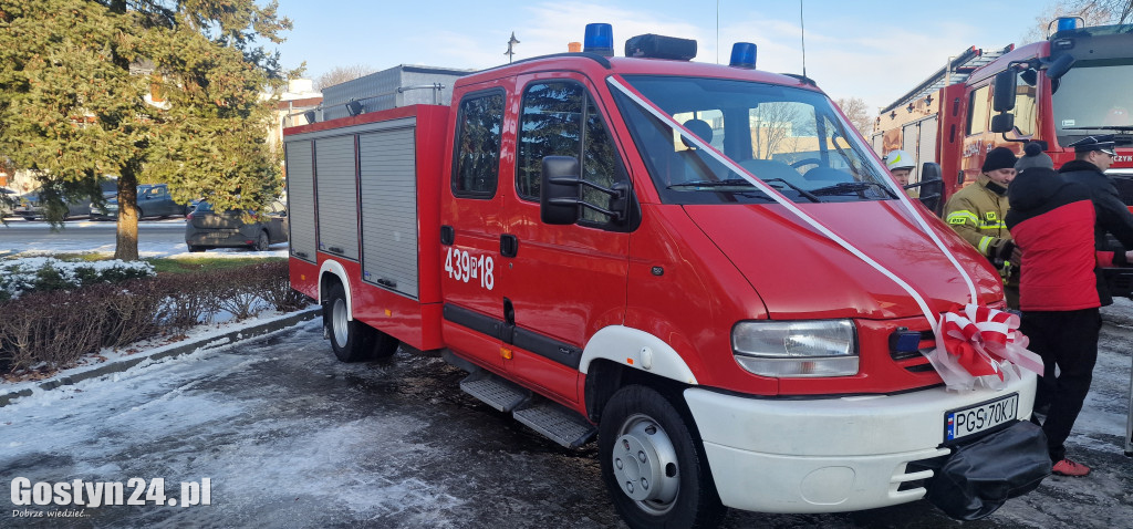 Przekazanie samochodów dla OSP Poniec i OSP Godurowo