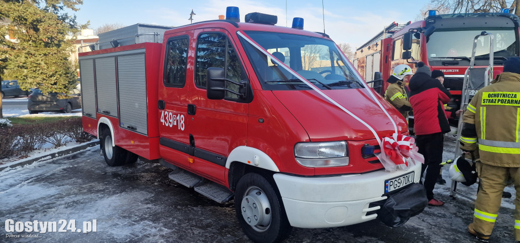 Przekazanie samochodów dla OSP Poniec i OSP Godurowo