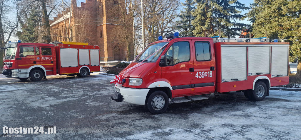 Przekazanie samochodów dla OSP Poniec i OSP Godurowo