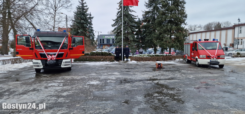 Przekazanie samochodów dla OSP Poniec i OSP Godurowo