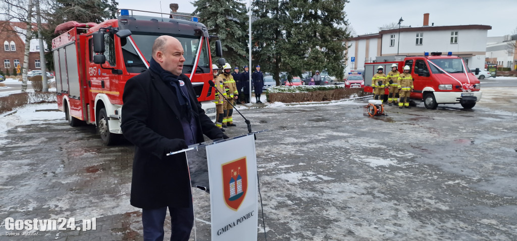 Przekazanie samochodów dla OSP Poniec i OSP Godurowo