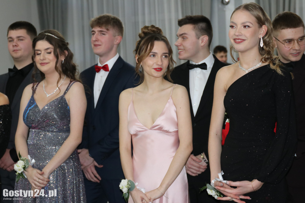Studniówka maturzystów ZSOiZ w Krobi
