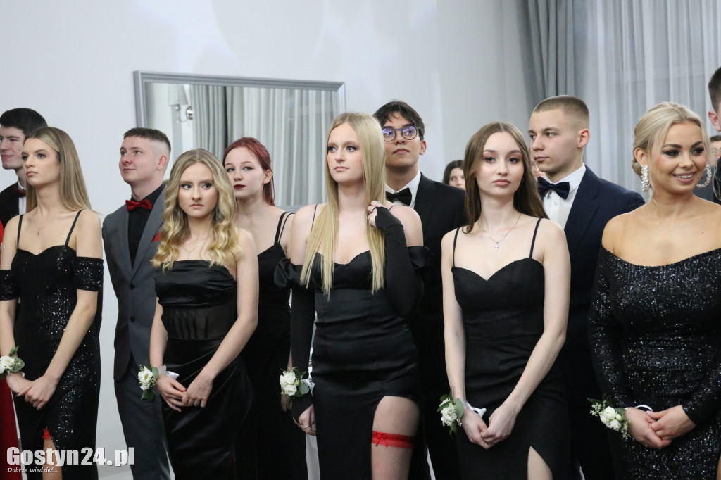 Studniówka maturzystów ZSOiZ w Krobi