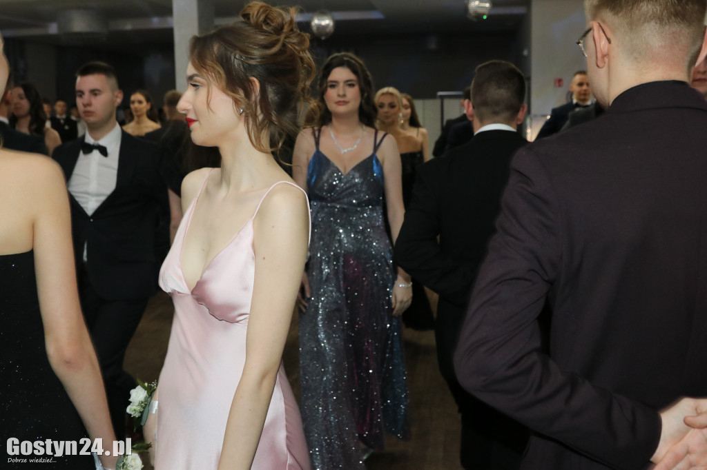 Studniówka maturzystów ZSOiZ w Krobi