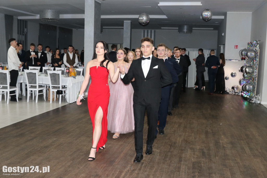 Studniówka maturzystów ZSOiZ w Krobi