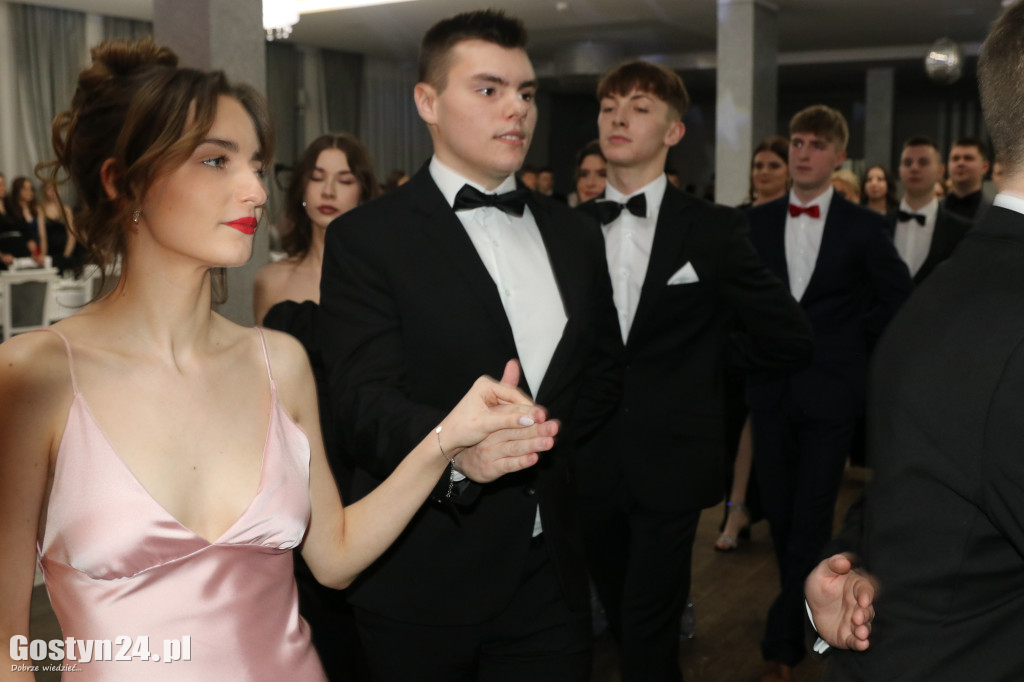 Studniówka maturzystów ZSOiZ w Krobi