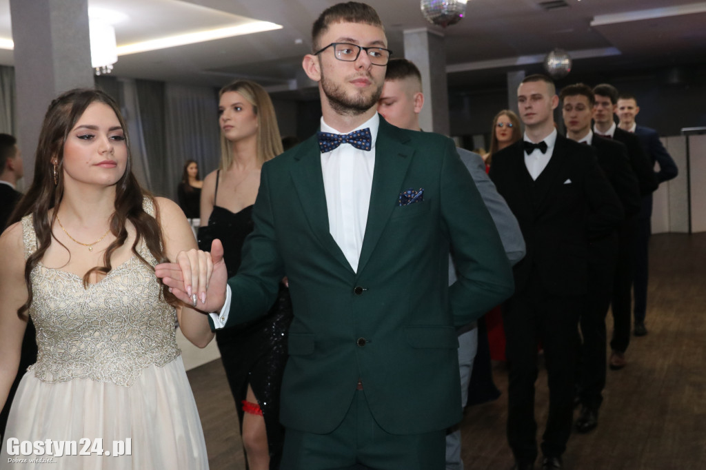 Studniówka maturzystów ZSOiZ w Krobi