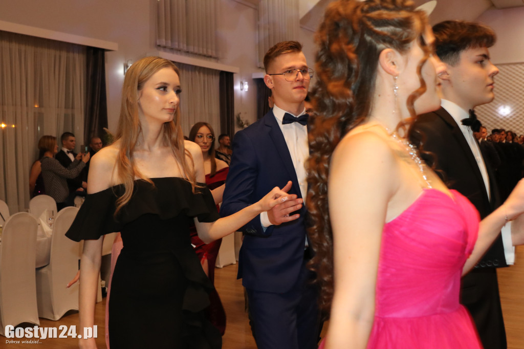Studniówka maturzystów ZSZ w Gostyniu