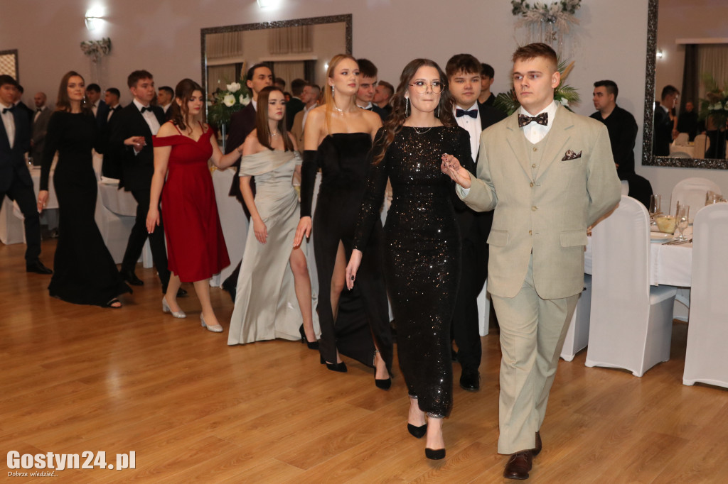 Studniówka maturzystów ZSZ w Gostyniu