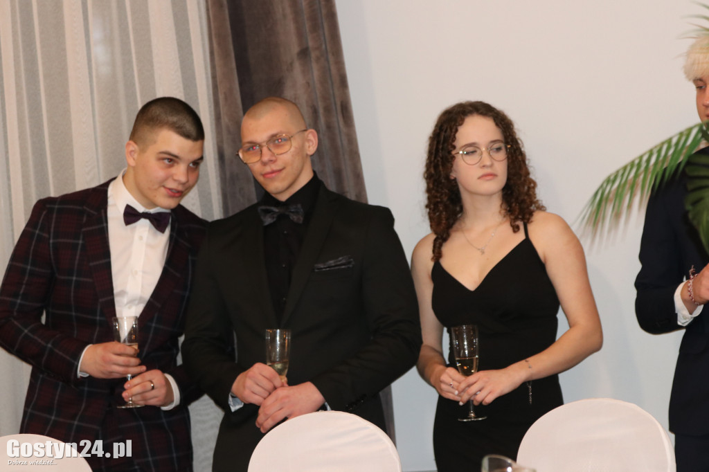 Studniówka maturzystów ZSZ w Gostyniu